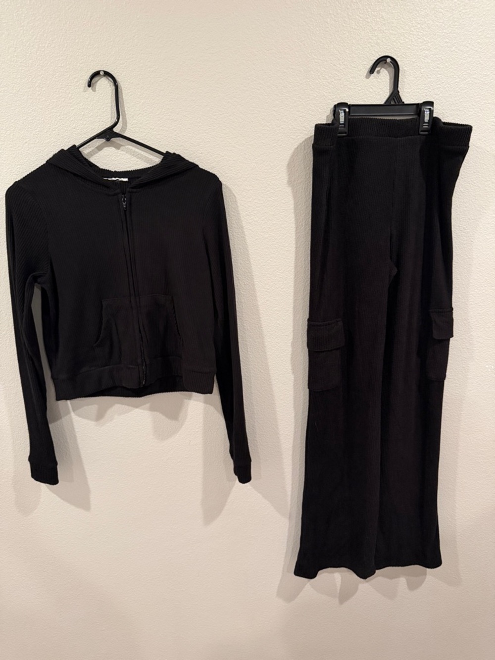 Black Ribbed Hooded Zip Jacket & Wide-Leg Cargo Pants Set
